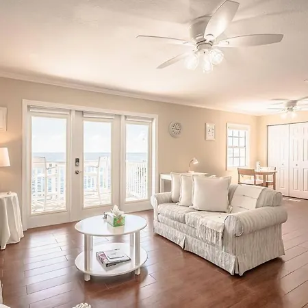 Sunny 1 Bedroom Condo On The Water In St Petersburg, Fl